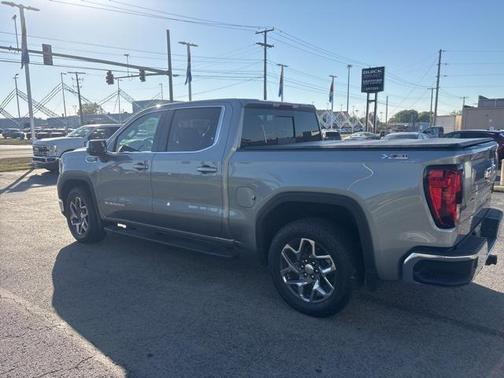 2024 GMC Sierra 1500 SLE
