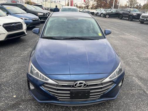 2019 Hyundai ELANTRA SE