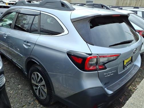 Ice Silver Metallic 2021 Subaru Outback Premium