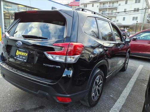 2023 Subaru Forester Premium