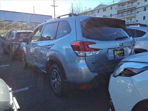 2022 Subaru Forester Premium