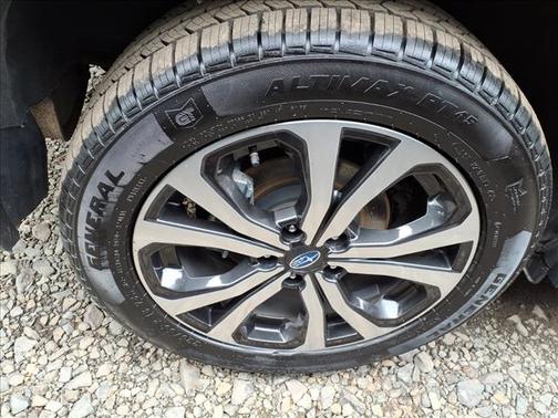 Crystal White Pearl 2022 Subaru Forester Limited