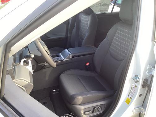 Ice Cap 2026 Toyota RAV4