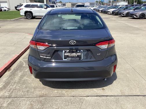 01l7 2026 Toyota Corolla LE