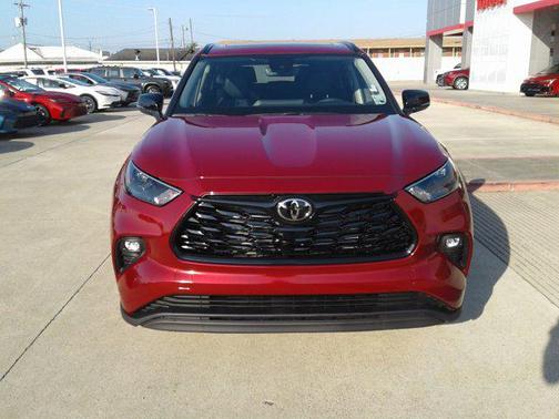 2025 Toyota Highlander Hybrid XLE