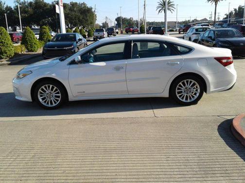 2018 Toyota Avalon Hybrid Limited