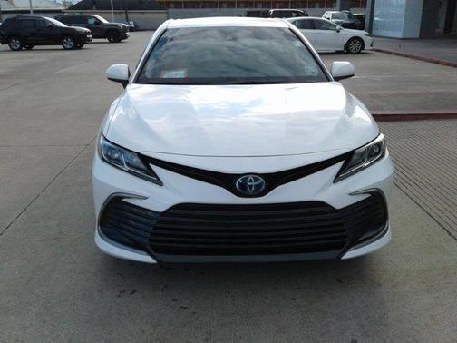 2022 Toyota Camry Hybrid LE