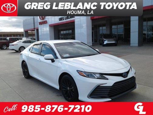 2022 Toyota Camry Hybrid LE