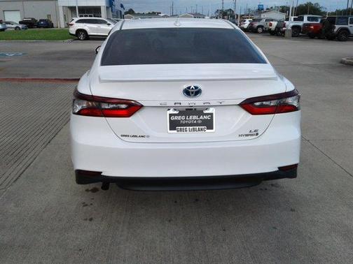 2022 Toyota Camry Hybrid LE