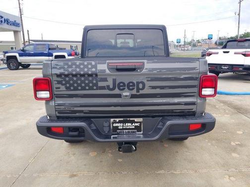 2022 Jeep Gladiator Sport