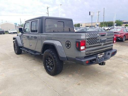 2022 Jeep Gladiator Sport