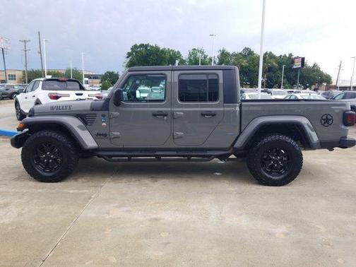 2022 Jeep Gladiator Sport
