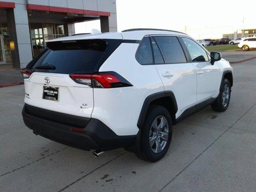 2025 Toyota RAV4 Hybrid LE