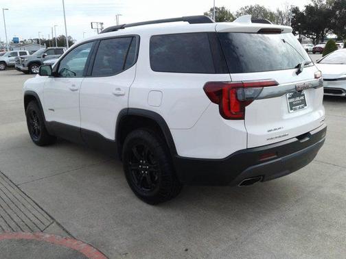 2022 GMC Acadia AWD AT4