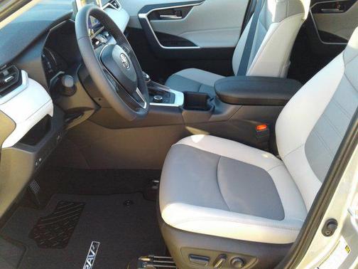 2025 Toyota RAV4 Hybrid XLE Premium