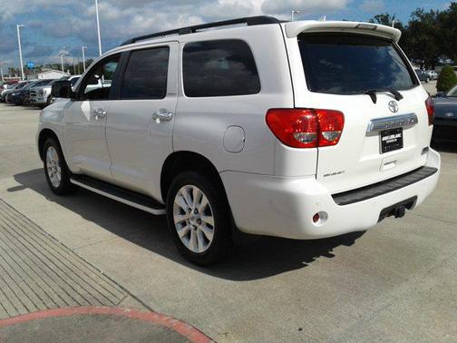 2010 Toyota Sequoia Platinum