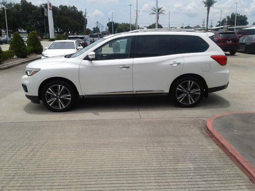 2018 Nissan Pathfinder Platinum