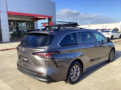Predawn Gray Mica 2023 Toyota Sienna XLE