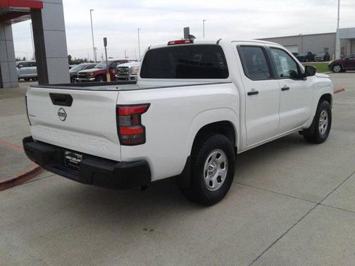 2022 Nissan Frontier S