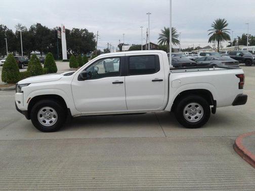 2022 Nissan Frontier S