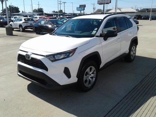 2020 Toyota RAV4 LE