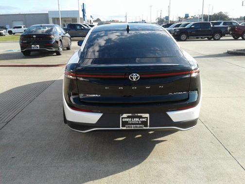 2025 Toyota Crown Platinum