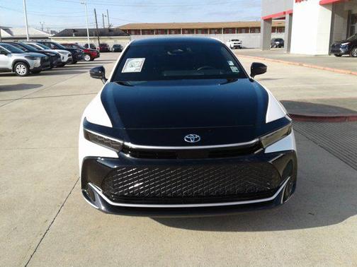 2025 Toyota Crown Platinum