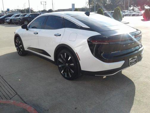 2025 Toyota Crown Platinum