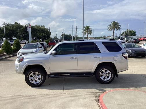 Classic Silver Metallic 2022 Toyota 4Runner SR5