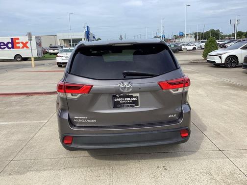 Predawn Gray Mica 2017 Toyota Highlander XLE