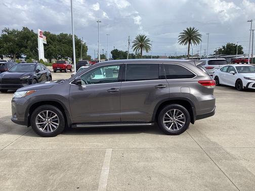 Predawn Gray Mica 2017 Toyota Highlander XLE
