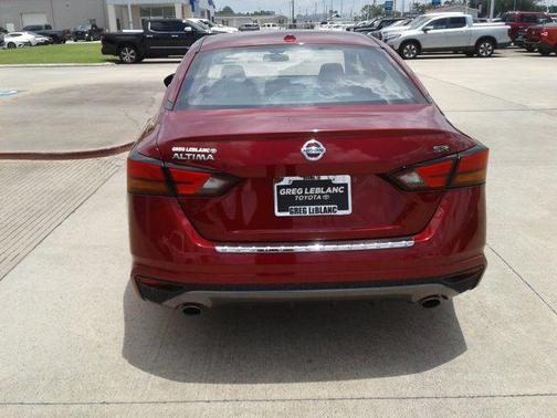 2021 Nissan Altima SR FWD