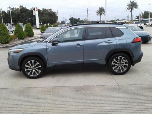 2025 Toyota Corolla Cross XLE