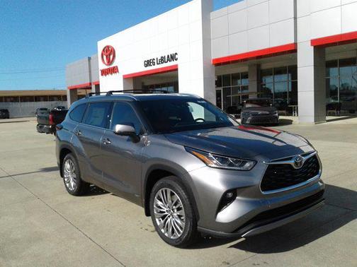 2026 Toyota Highlander Hybrid Platinum