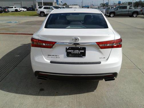 2016 Toyota Avalon XLE