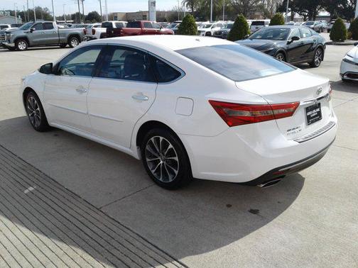2016 Toyota Avalon XLE