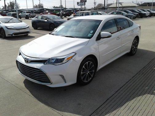 2016 Toyota Avalon XLE