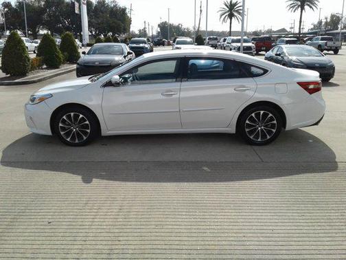 2016 Toyota Avalon XLE