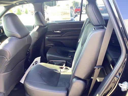 Midnight Black Metallic 2026 Toyota Highlander Hybrid Base
