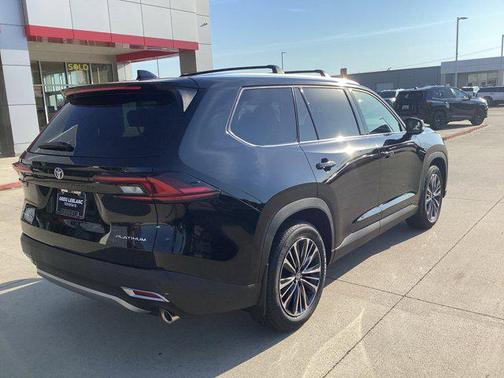 Midnight Black Metallic 2026 Toyota Highlander Hybrid Base