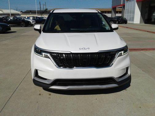 Snow White Pearl 2022 Kia Carnival LXS