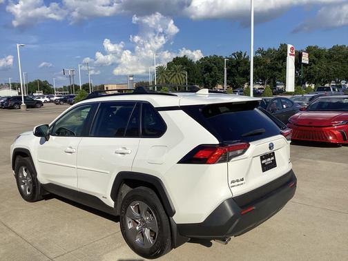 Ice Cap 2024 Toyota RAV4 Hybrid XLE