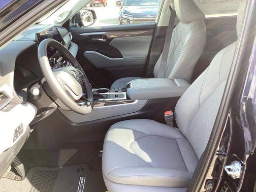 Blueprint 2026 Toyota Highlander Hybrid Platinum