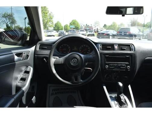 Black Uni 2014 Volkswagen Jetta Auto S