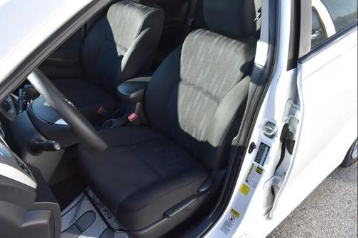 Super White 2013 Toyota Matrix L