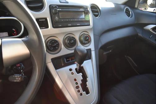 Super White 2013 Toyota Matrix L