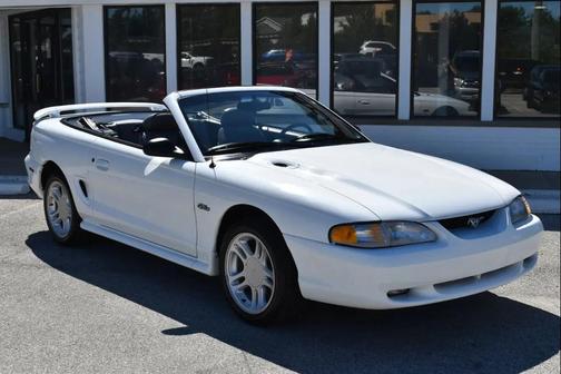 WHITE 1996 Ford Mustang GT