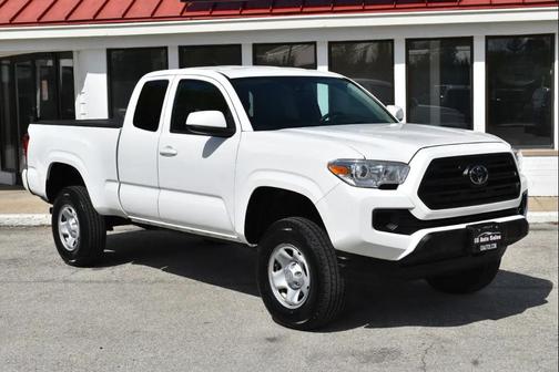 Super White 2019 Toyota Tacoma SR5