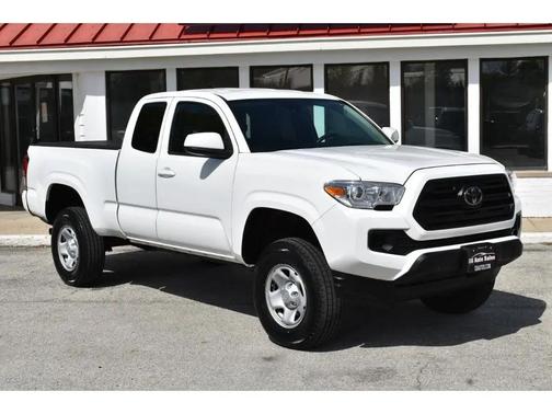Super White 2019 Toyota Tacoma SR5