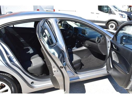 2016 Mazda Mazda3 i Touring